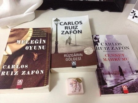 Unudulmuş kitablar və qırıq talelər məzarlığı