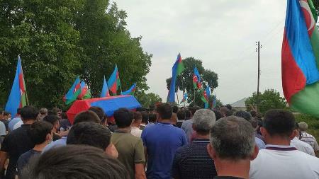 Azərbaycan şəhidləri ilə vidalaşdı - FOTOLAR