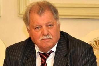 İlhamının nəbzi Qarabağla döyünən şair - Qurban Bayramov yazır