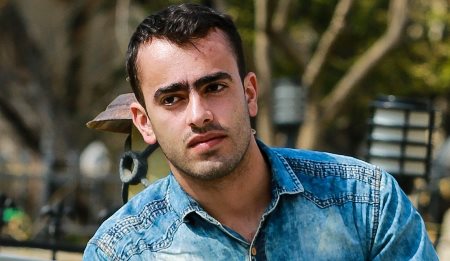 Xoşbəxt göyərçinlər, xoşbəxt bayraqlar - Hekayə Xoşbəxt göyərçinlər, xoşbəxt bayraqlar - Hekayə