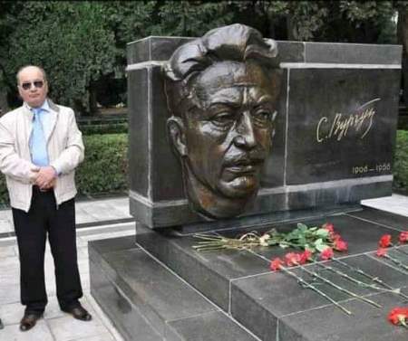 Dünyanı düşünən bir şair olmaq - Aslan Salmansoy Səməd Vurğundan yazır..