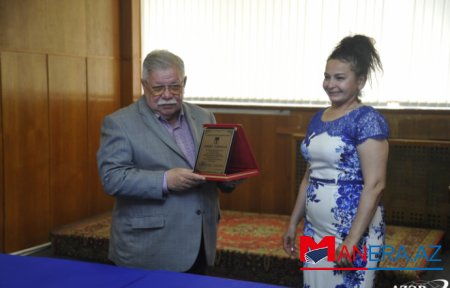 Bir qrup mədəniyyət xadiminə fəxri fərmanlar təqdim olunub