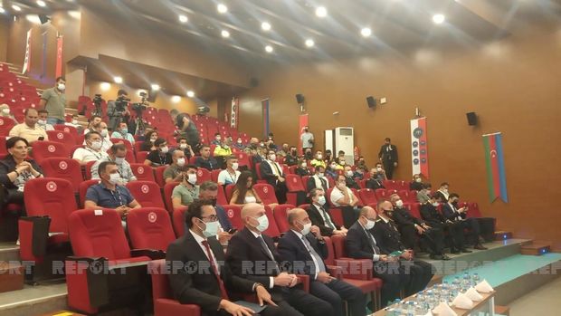 “Hərbi jurnalistika” təlimi yekunlaşıb: Azərbaycanlı jurnalistlər təltif edilib - FOTO