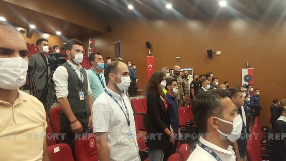 “Hərbi jurnalistika” təlimi yekunlaşıb: Azərbaycanlı jurnalistlər təltif edilib - FOTO