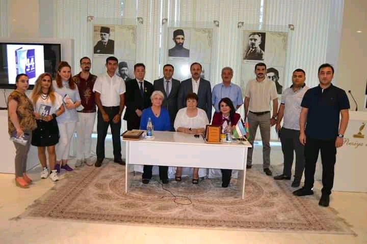 Özbək yazarın Vətən müharibəmizdən bəhs edən kitabının təqdimatı oldu (FOTOLAR)