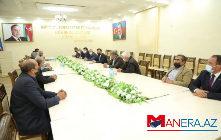 Deputat Goranboyda yazıçı və şairlərlə görüşdü - Fotolar