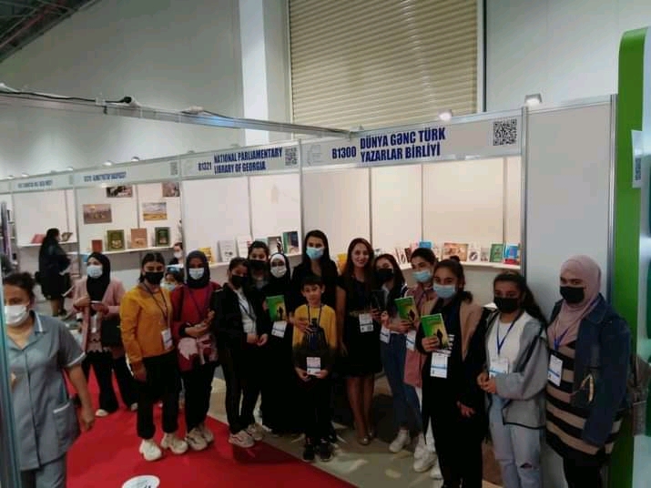 "Hərənin öz romanı" kitabının imza günü keçirilib - Fotolar "Hərənin öz romanı" kitabının imza günü keçirilib - Fotolar