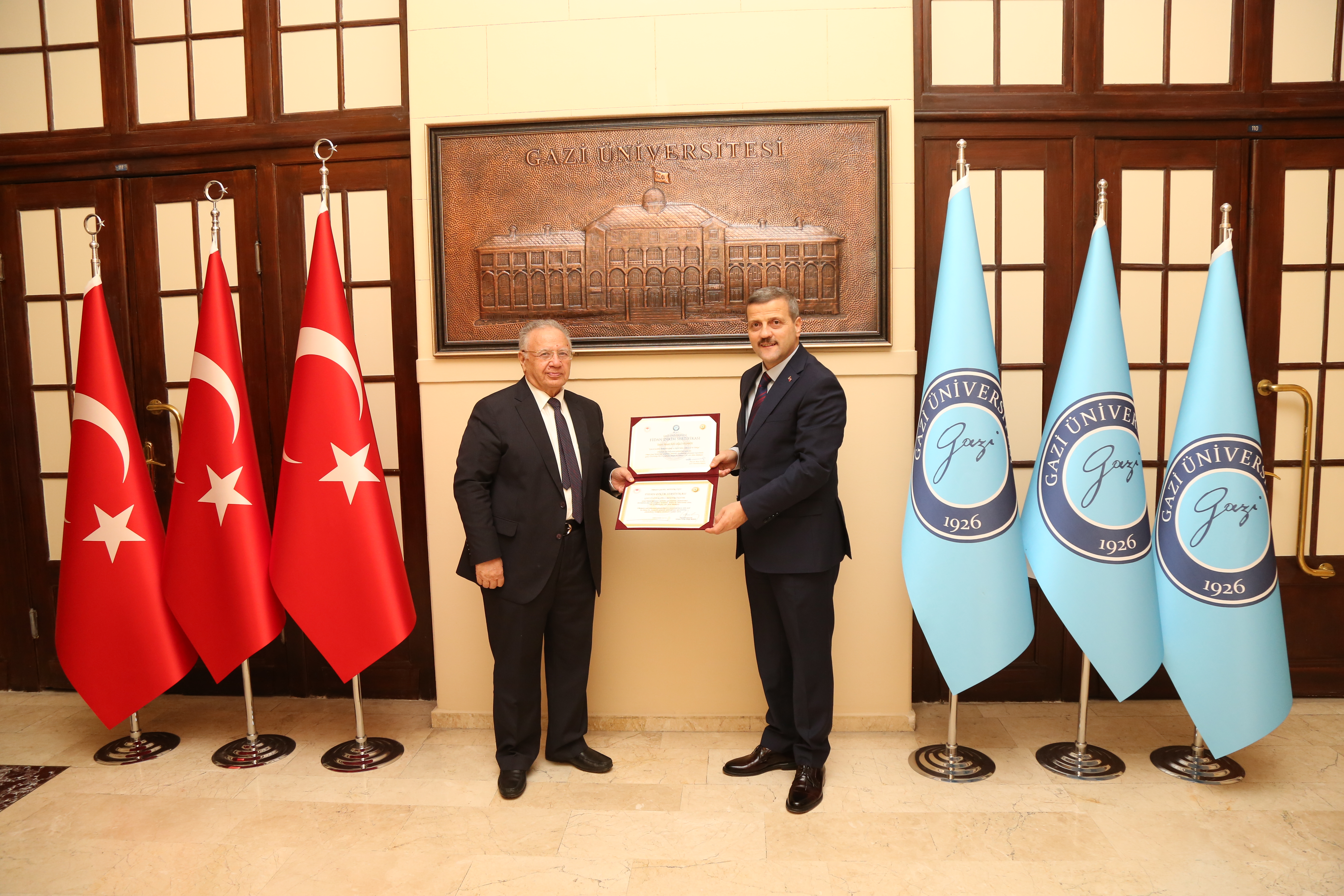 Türkiyənin Qazi Universitetində azərbaycanlı alimlə görüş keçirildi - FOTOLAR Türkiyənin Qazi Universitetində azərbaycanlı alimlə görüş keçirildi - FOTOLAR