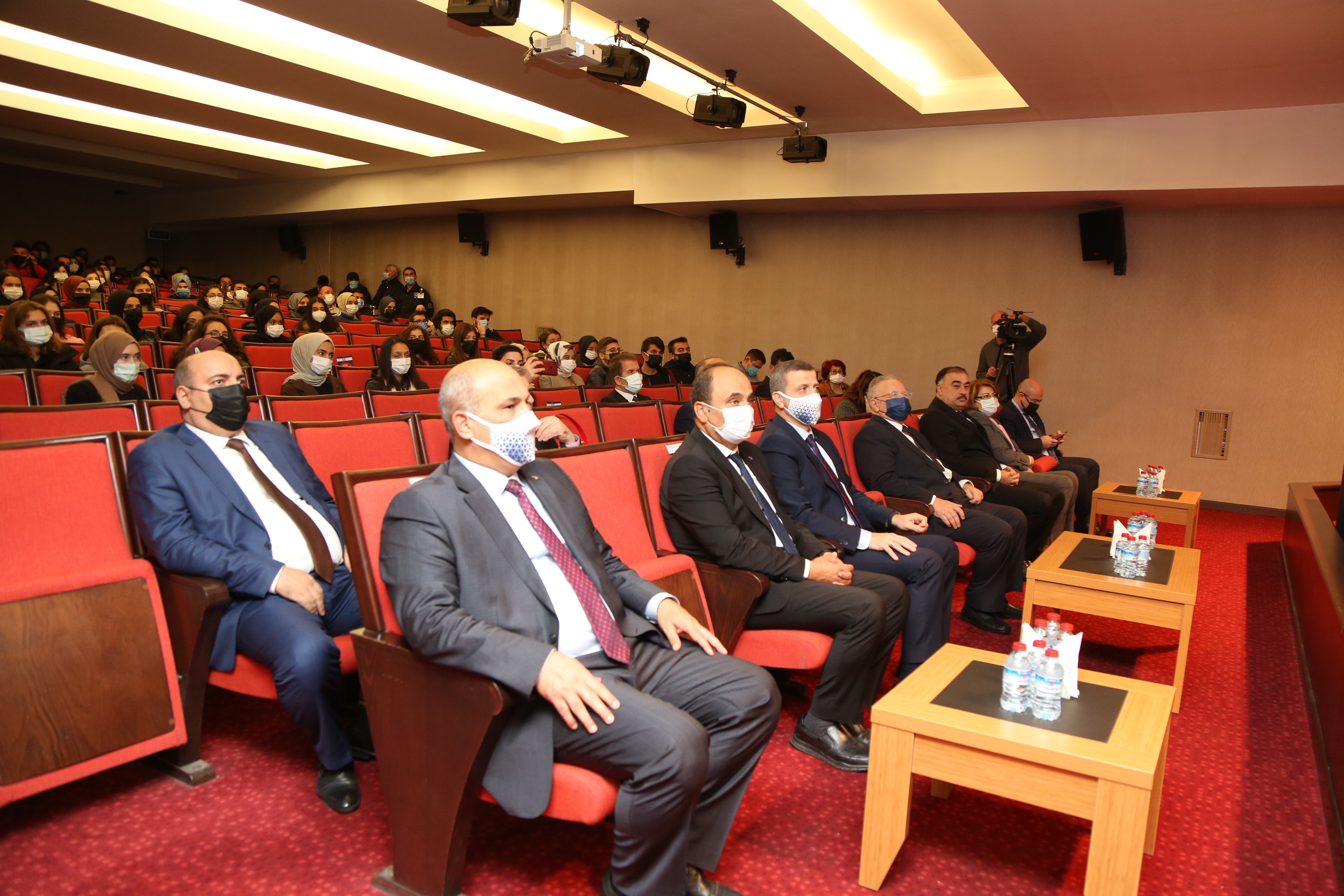 Türkiyənin Qazi Universitetində azərbaycanlı alimlə görüş keçirildi - FOTOLAR Türkiyənin Qazi Universitetində azərbaycanlı alimlə görüş keçirildi - FOTOLAR