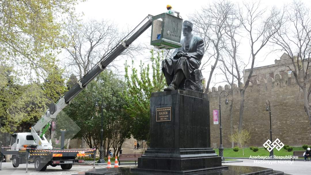 Bakıda "Təmiz heykəl" layihəsinə start verilib