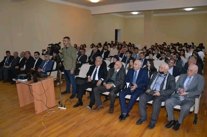 Masallıda 19 yaşlı yazarın kitabının təqdimatı olub Masallıda 19 yaşlı yazarın kitabının təqdimatı olub