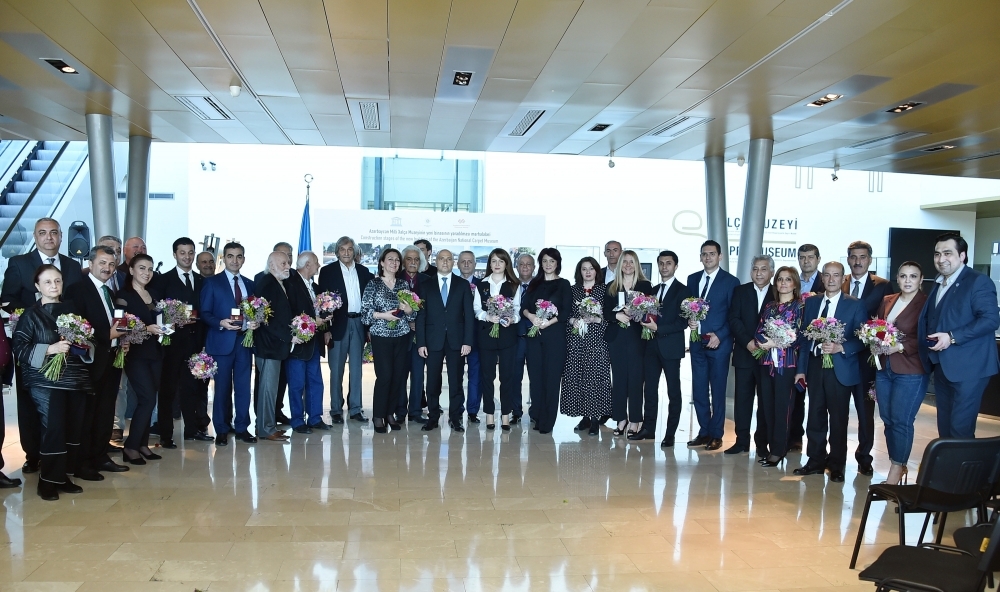 Bir qrup mədəniyyət xadiminə dövlət mükafatları təqdim olunub