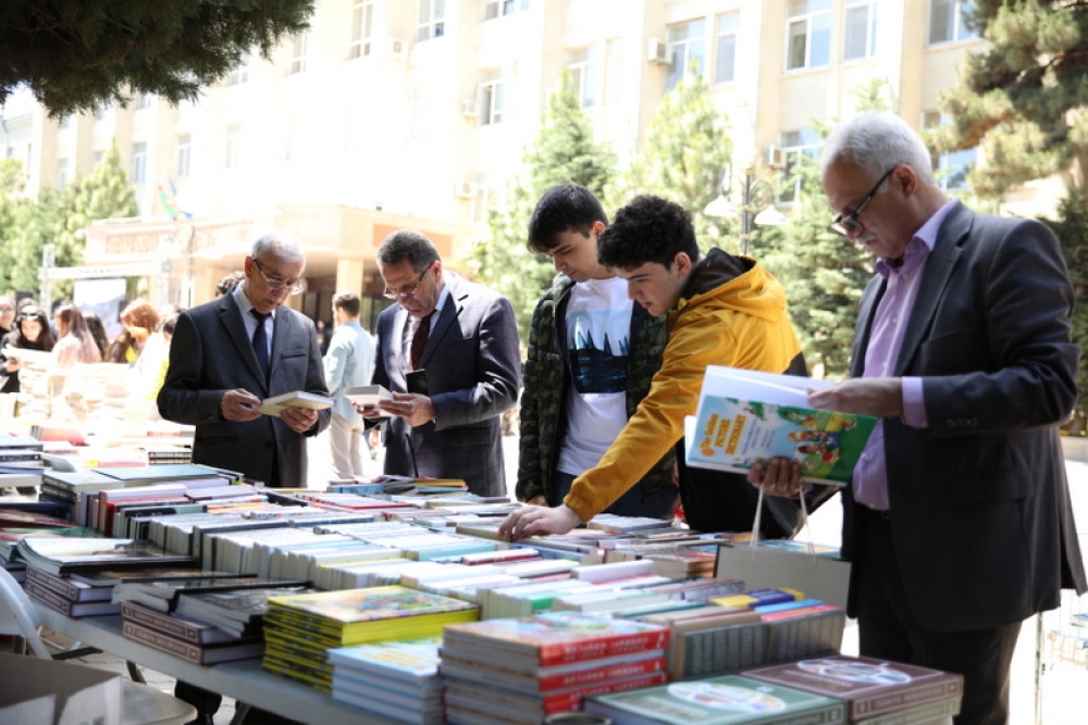 Birinci Türk Dünyası Ədəbiyyat və Kitab Festivalının açılışı olub - FOTOLAR Birinci Türk Dünyası Ədəbiyyat və Kitab Festivalının açılışı olub - FOTOLAR