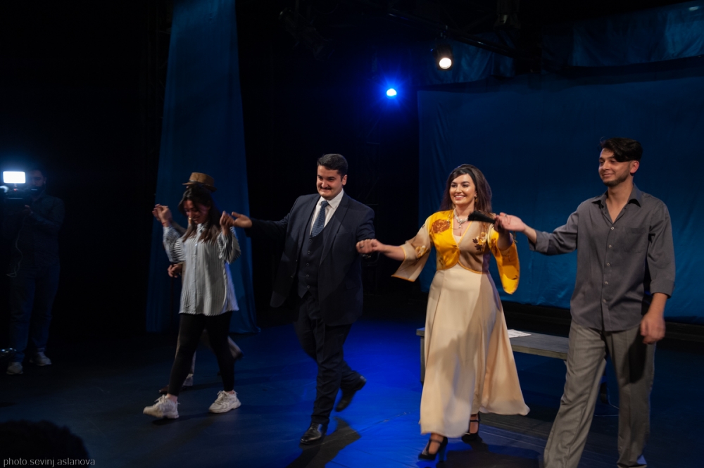 Milli Dram Teatrında yeni premyera - Fotolar Milli Dram Teatrında yeni premyera - Fotolar