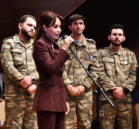 “İgidlərin sözü” antologiyasının təqdimatı keçirilib - Fotolar