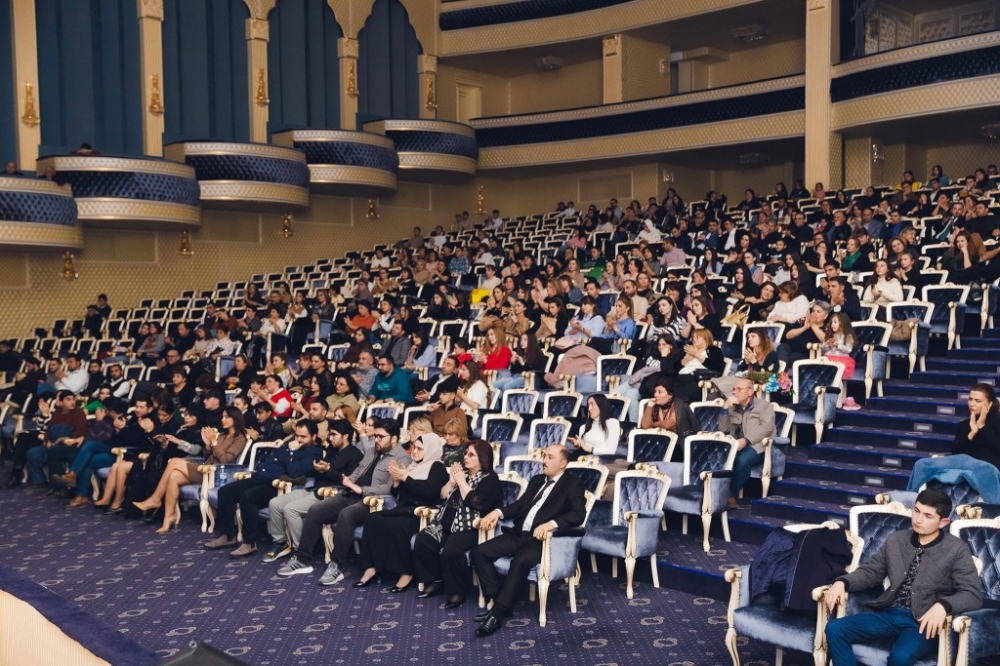 “Sevil” tamaşası təqdim olunub