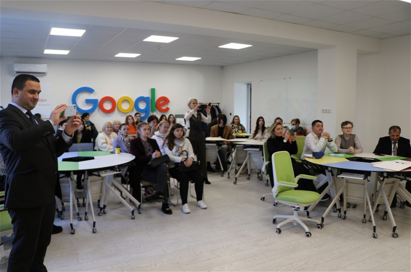 Moldovada Kamal Abdullanın romanlarının təqdimatı keçirilib