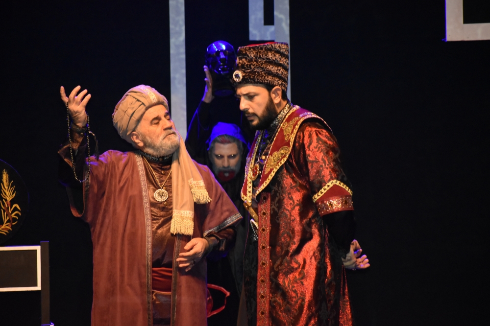 “Şuşada ürəyim qaldı” tamaşası Bursada - FOTO “Şuşada ürəyim qaldı” tamaşası Bursada - FOTO