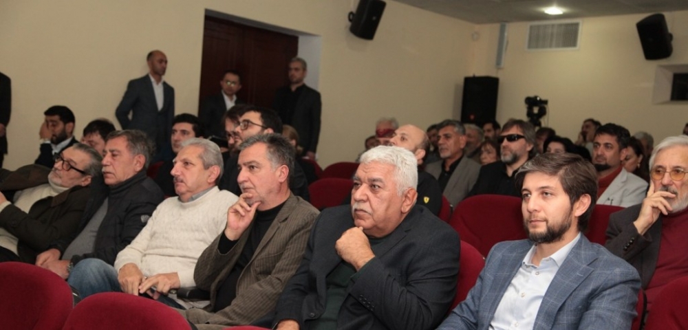 Mədəniyyət naziri kino ictimaiyyəti ilə görüşdü - FOTO Mədəniyyət naziri kino ictimaiyyəti ilə görüşdü - FOTO