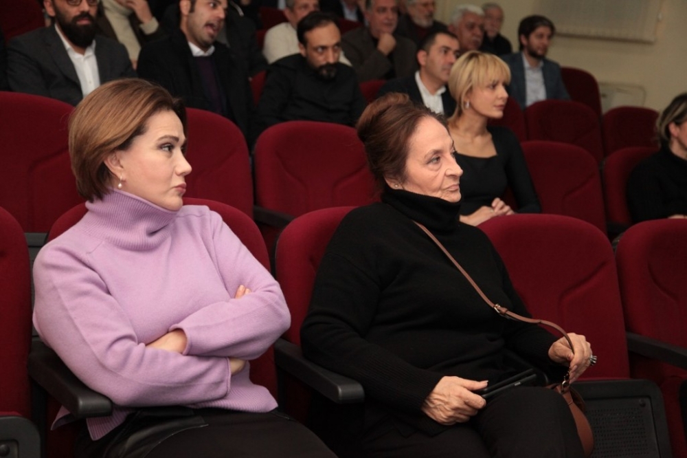 Mədəniyyət naziri kino ictimaiyyəti ilə görüşdü - FOTO Mədəniyyət naziri kino ictimaiyyəti ilə görüşdü - FOTO