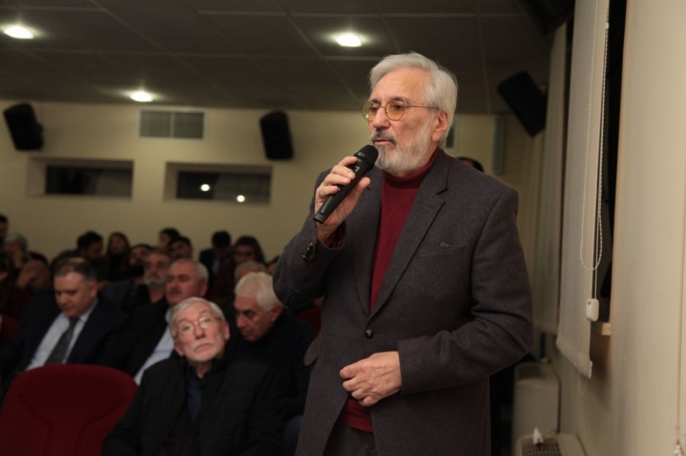 Mədəniyyət naziri kino ictimaiyyəti ilə görüşdü - FOTO Mədəniyyət naziri kino ictimaiyyəti ilə görüşdü - FOTO