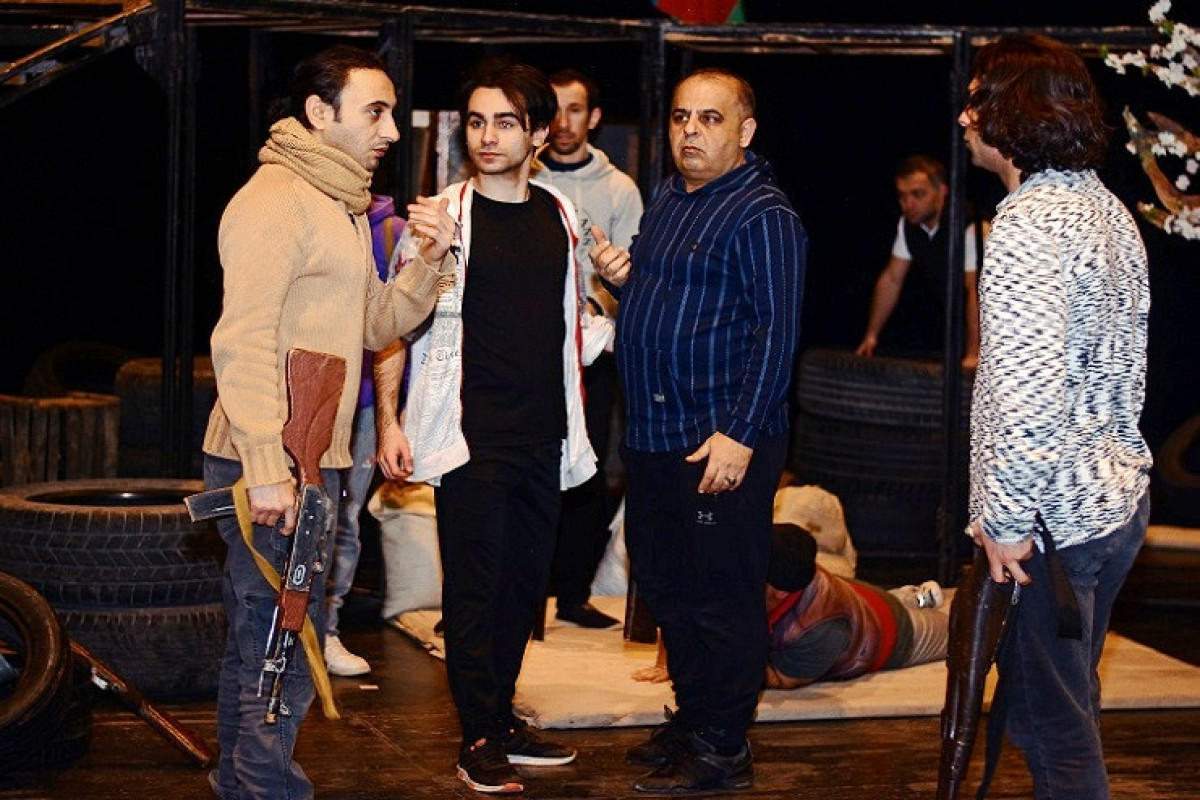 “Balaca kişilər” tamaşasının məşqlərinə başlanılıb