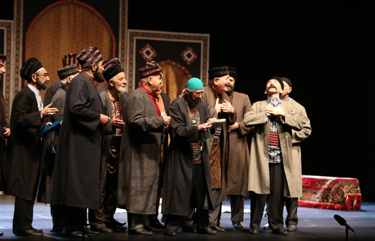 Heydər Əliyev Mərkəzində “Ölülər” pyesi nümayiş olundu - Fotolar Heydər Əliyev Mərkəzində “Ölülər” pyesi nümayiş olundu - Fotolar