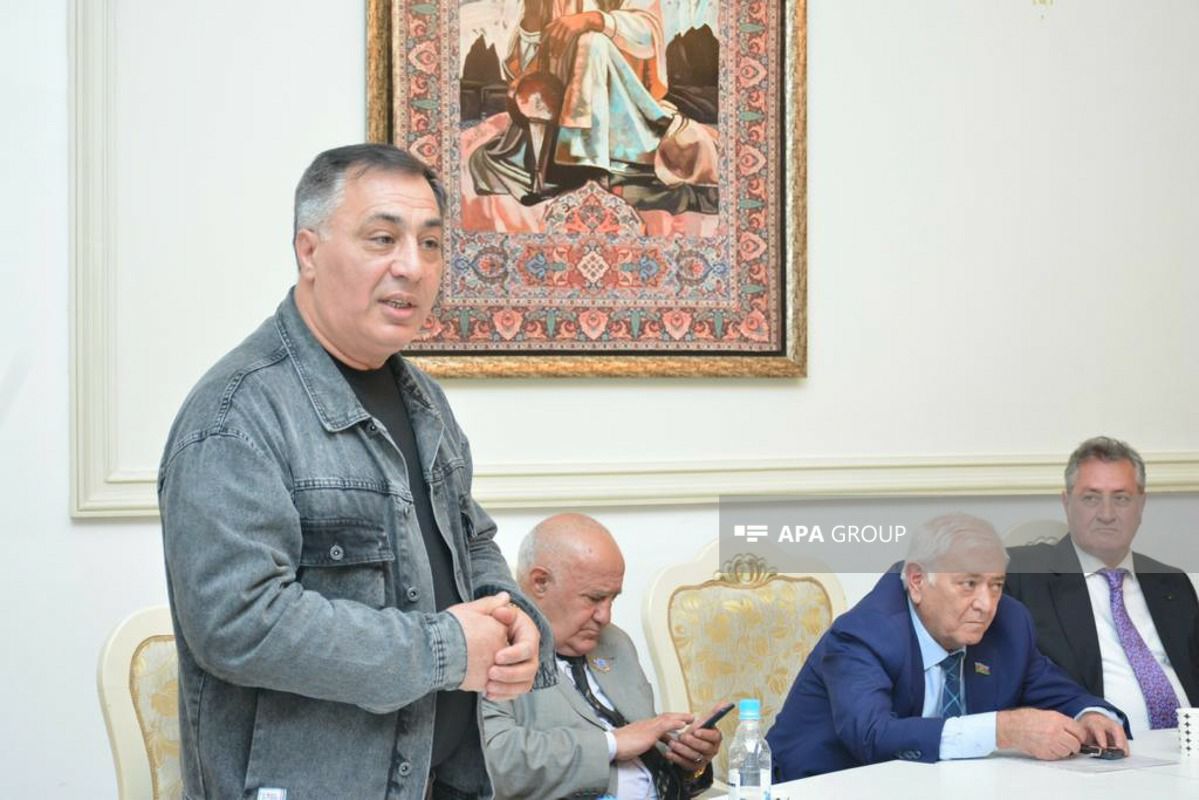 Aqil Abbasın yeni kitabı təqdim edildi