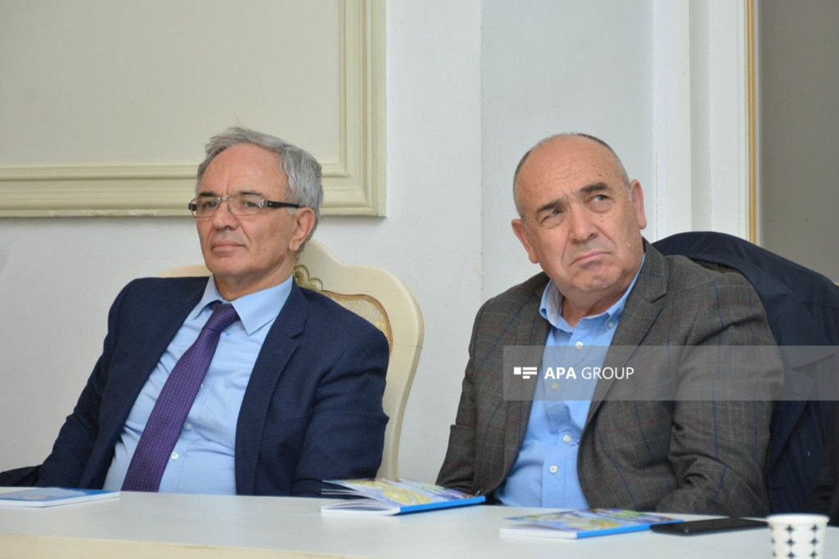 Aqil Abbasın yeni kitabı təqdim edildi