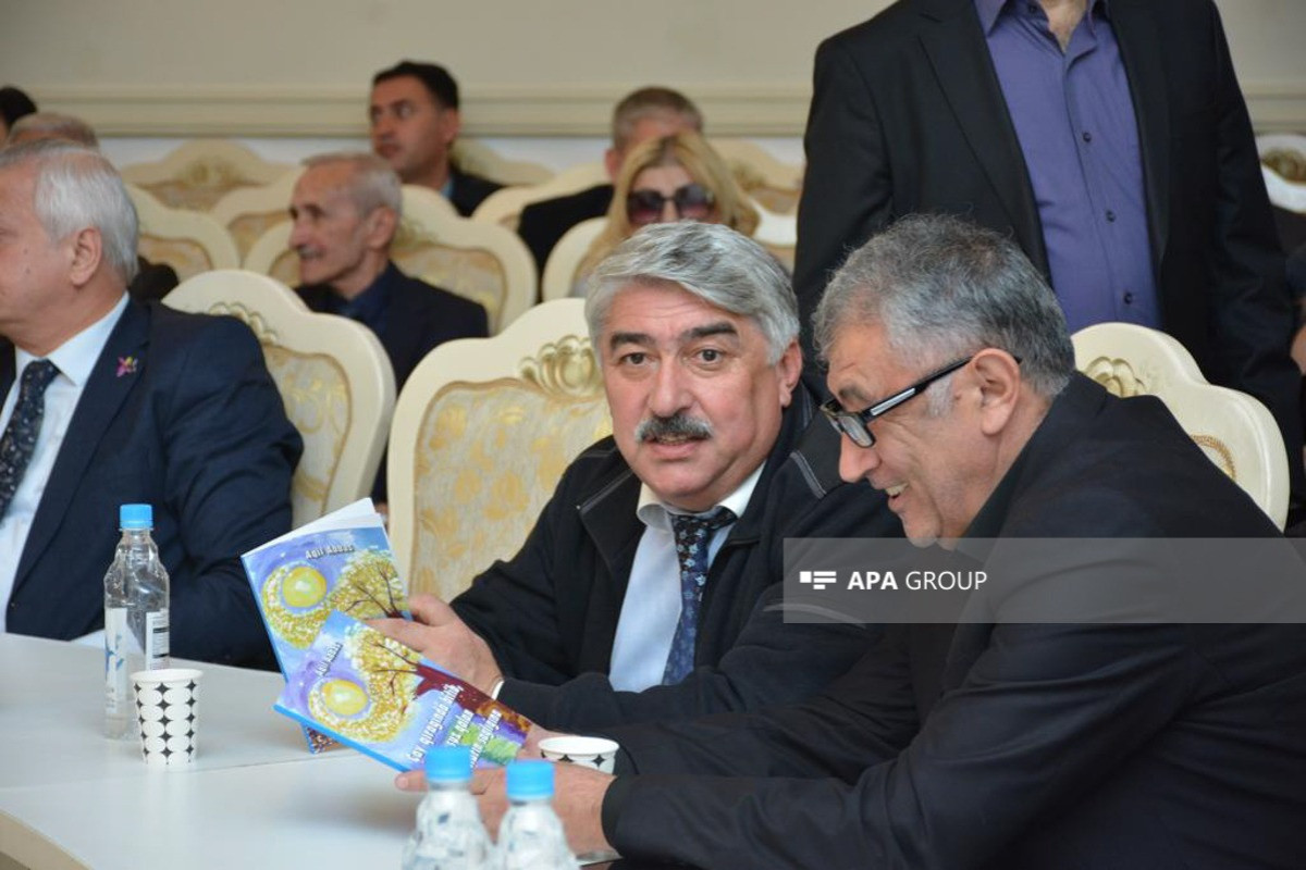 Aqil Abbasın yeni kitabı təqdim edildi