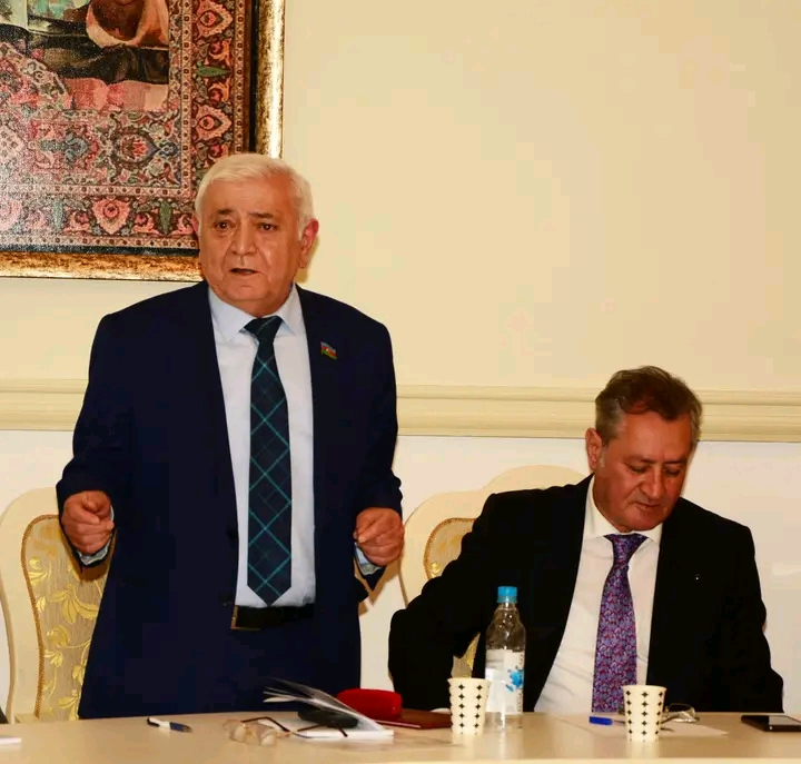 Aqil Abbasın yeni kitabı təqdim edildi