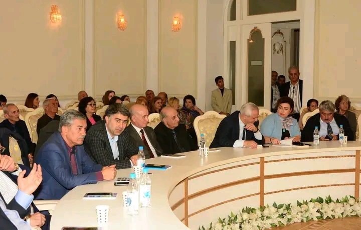 Aqil Abbasın yeni kitabı təqdim edildi