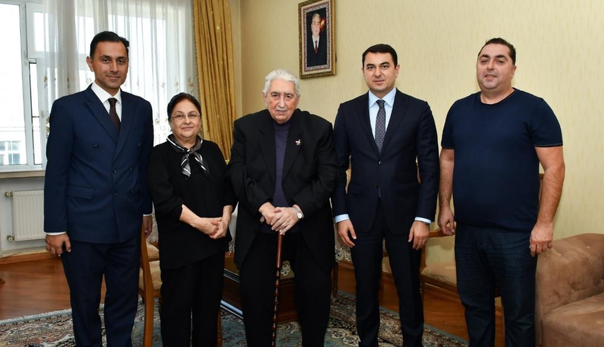 Arif Babayevə Prezidentin fəxri diplomu təqdim edilib - FOTO Arif Babayevə Prezidentin fəxri diplomu təqdim edilib - FOTO