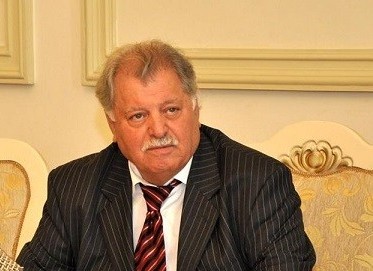 Zakir Ağdamlı: ürəklərdə göyərçin yuvası quran şair