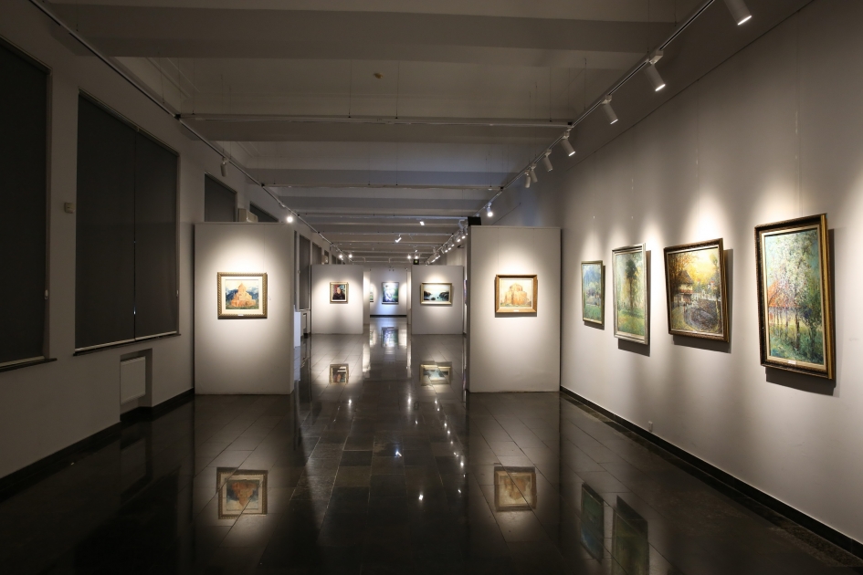 Qərbi Azərbaycan əsilli rəssamların sərgisi açılıb - Fotolar