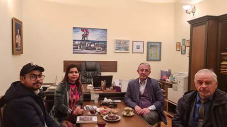 Əziz külək, sadəcə sevgini əsdir - Banqladeşli şairin şeirləri Əziz külək, sadəcə sevgini əsdir - Banqladeşli şairin şeirləri