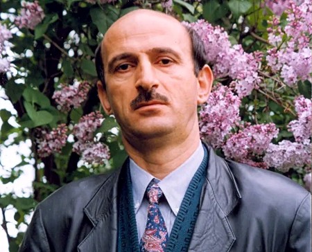 Bir səhifəlik şeir: bir aləm ümid - Nəbi Xəzri yazır.. Bir səhifəlik şeir: bir aləm ümid - Nəbi Xəzri yazır..