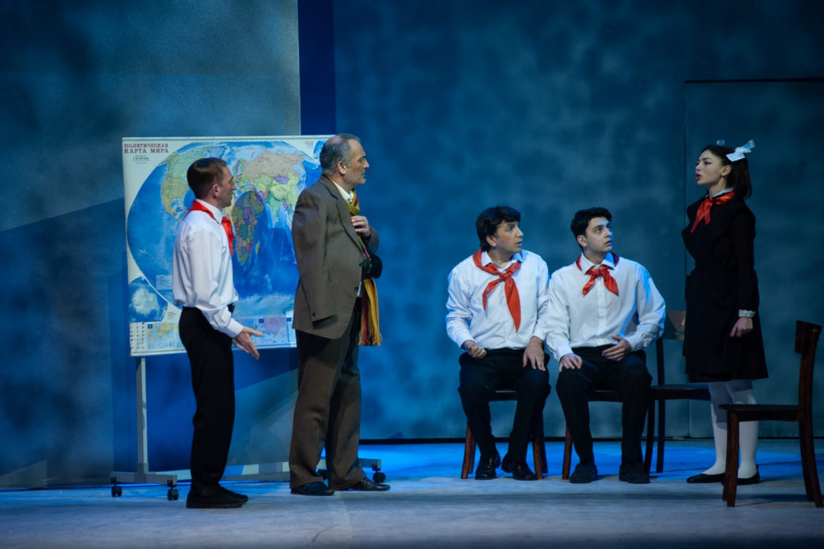 "Əsrə bərabər gün" tamaşasının premyerası keçirilib - Fotolar