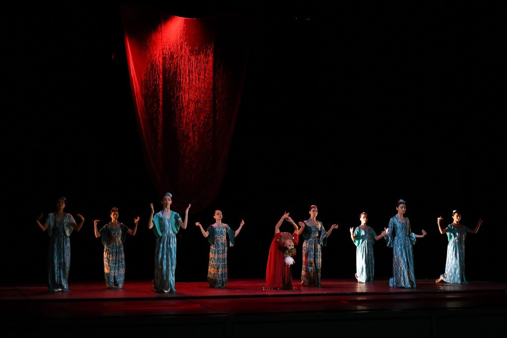 Özbək baleti ilk dəfə Azərbaycan səhnəsində Özbək baleti ilk dəfə Azərbaycan səhnəsində