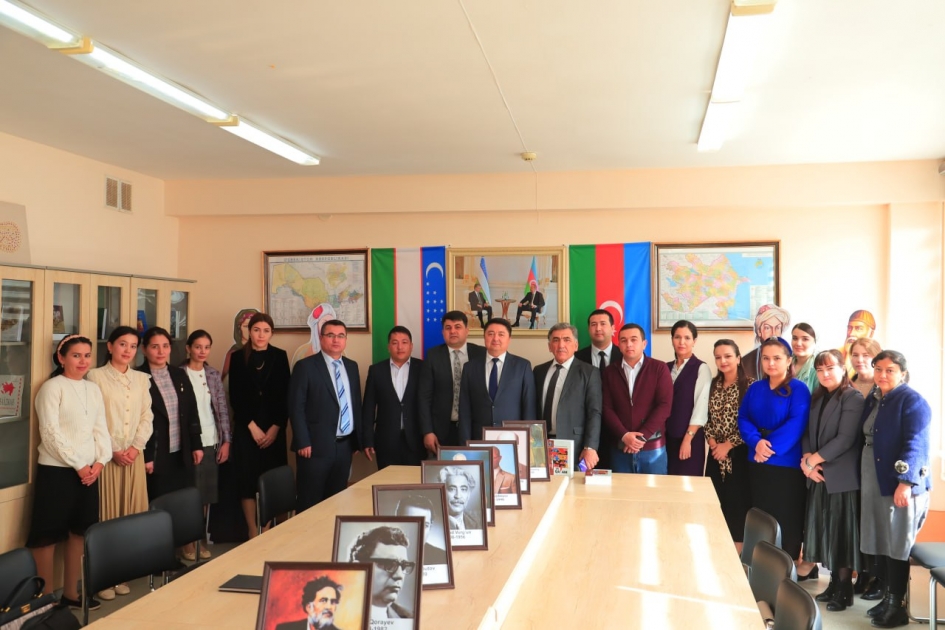 “Qılınc və qələm” romanının özbək nəşrinin təqdimatı olub - Fotolar “Qılınc və qələm” romanının özbək nəşrinin təqdimatı olub - Fotolar