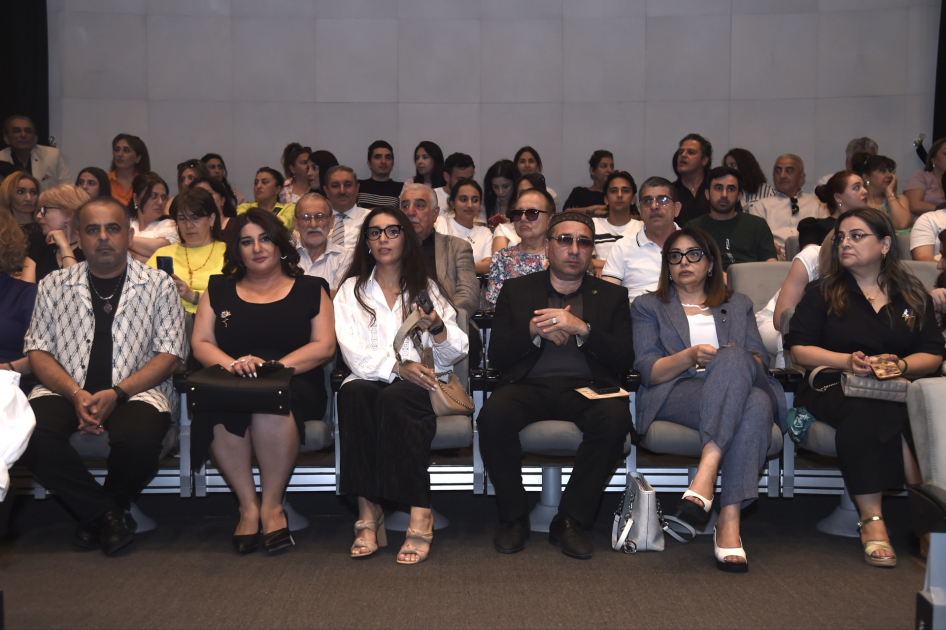 Bu tamaşanın 84 il sonra premyerası oldu - Fotolar