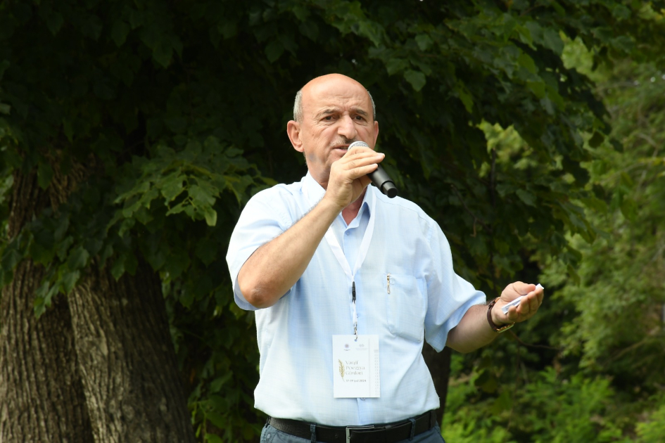 Şuşada poeziya saatı təşkil olunub - Fotolar Şuşada poeziya saatı təşkil olunub - Fotolar