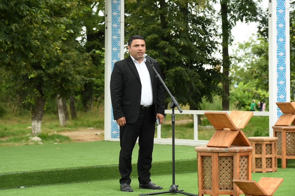 Şuşada poeziya saatı təşkil olunub - Fotolar Şuşada poeziya saatı təşkil olunub - Fotolar