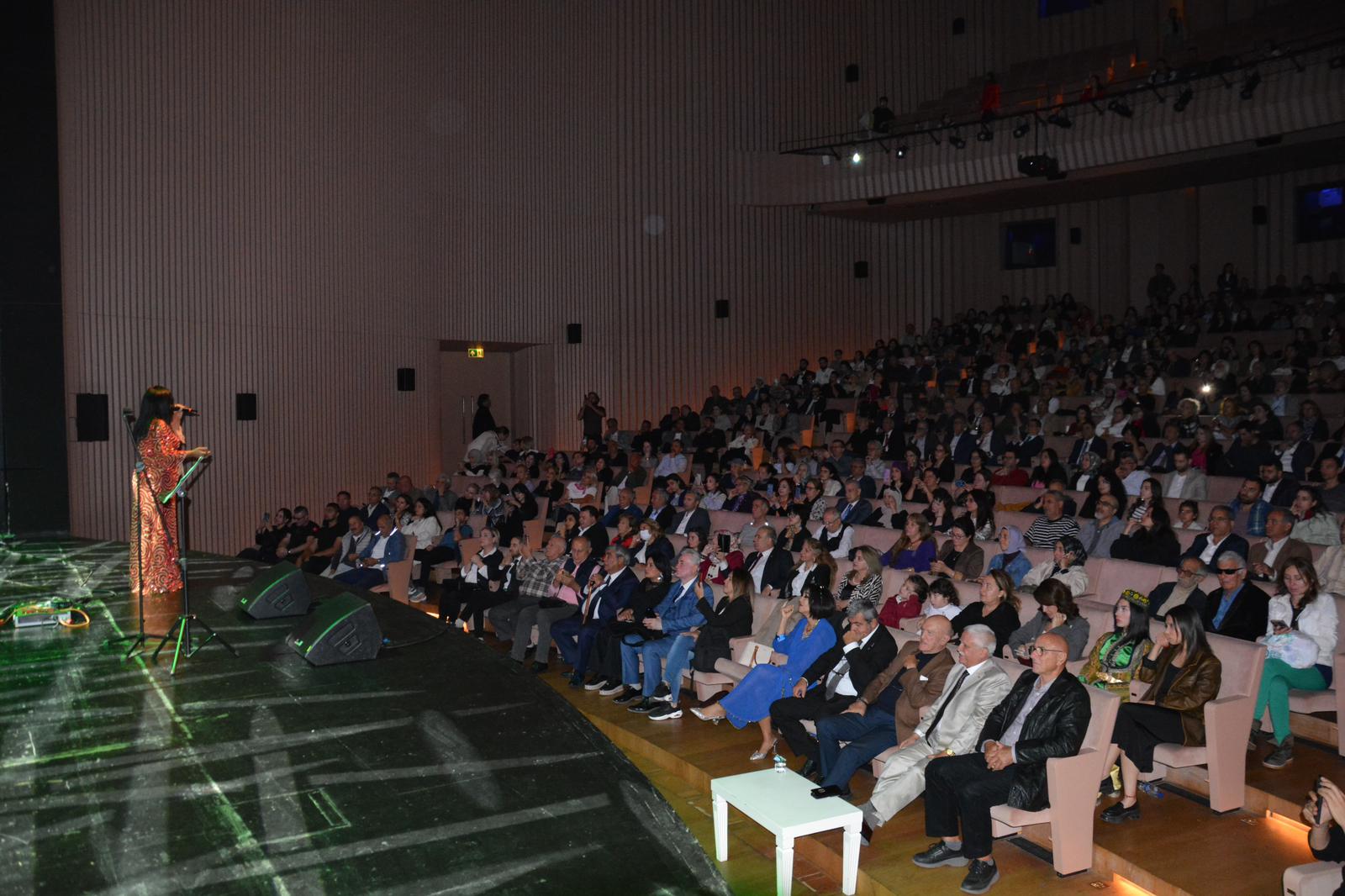İstanbul şəhərində “Azərbaycan mədəniyyət və sənət günü” nün açılışı olub - fotolar İstanbul şəhərində “Azərbaycan mədəniyyət və sənət günü” nün açılışı olub - fotolar