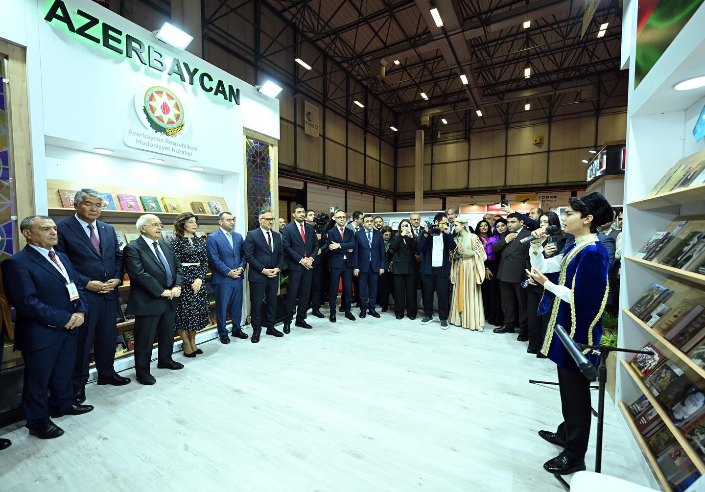 Azərbaycanın fəxri qonaq olduğu 41-ci İstanbul beynəlxalq kitab sərgisi açıldı - Fotolar Azərbaycanın fəxri qonaq olduğu 41-ci İstanbul beynəlxalq kitab sərgisi açıldı - Fotolar