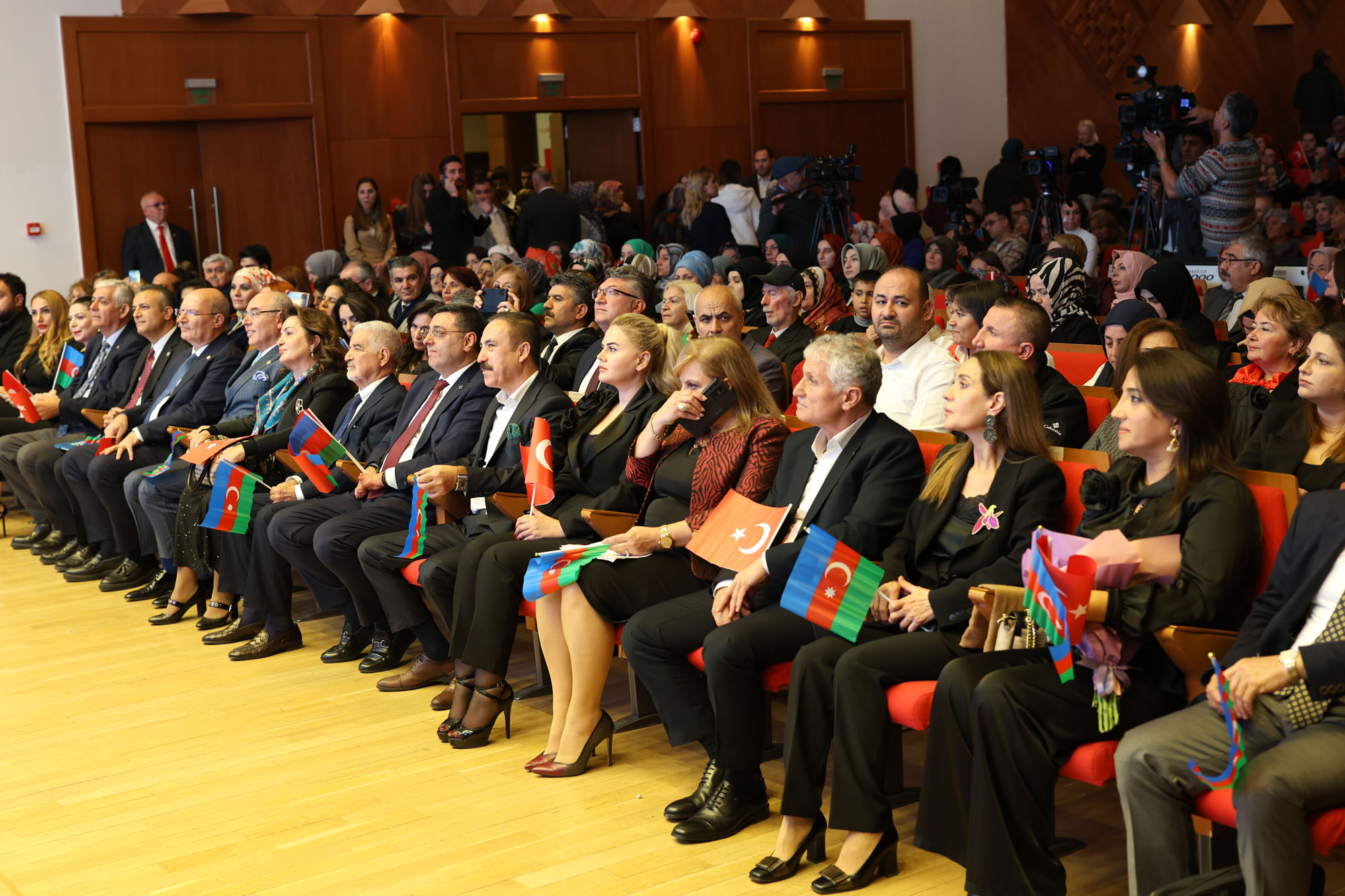 Ankarada "Zafər Günü"ə həsr olunmuş filmin premyerası olub - Fotolar