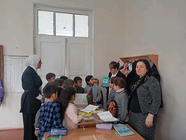 "Boş parta" adlı hekayə saatı təşkil olunub - Fotolar "Boş parta" adlı hekayə saatı təşkil olunub - Fotolar