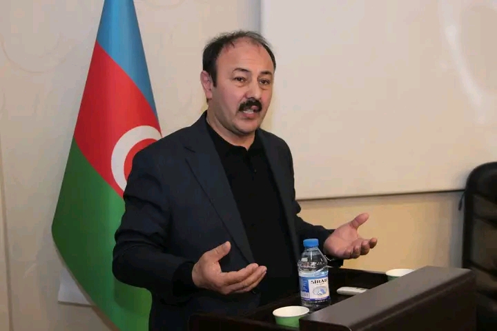 Valeh Qocanın yeni kitabının təqdimatı keçirilib - FOTO