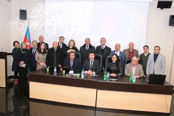 Valeh Qocanın yeni kitabının təqdimatı keçirilib - FOTO