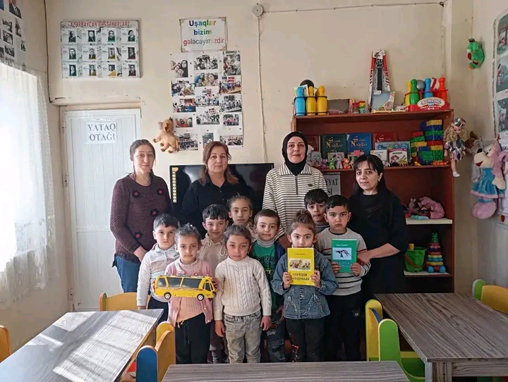 "Sərnişin qarışqalar" adlı şeir saatı təşkil edilib "Sərnişin qarışqalar" adlı şeir saatı təşkil edilib